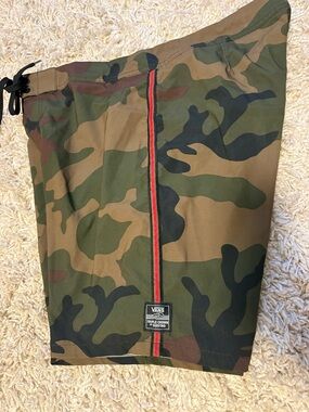 Vans Green Camo Triple Crown Board Shorts, size 32, EUC